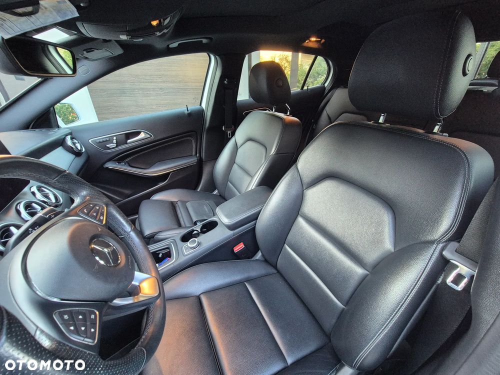 Mercedes-Benz GLA 250 4-Matic - 10