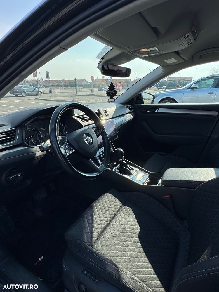 Skoda Superb Combi 2.0 TDI DSG Style - 8