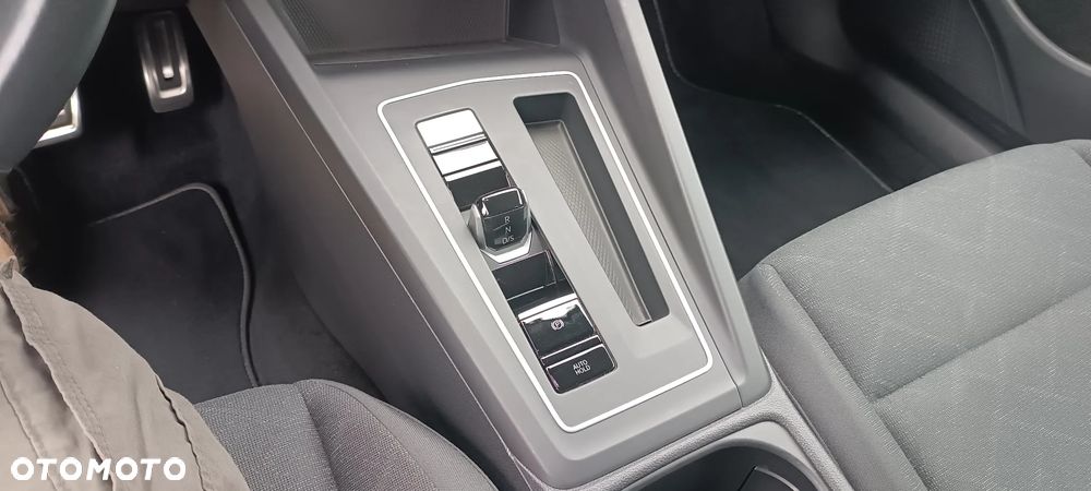 Volkswagen Golf - 11