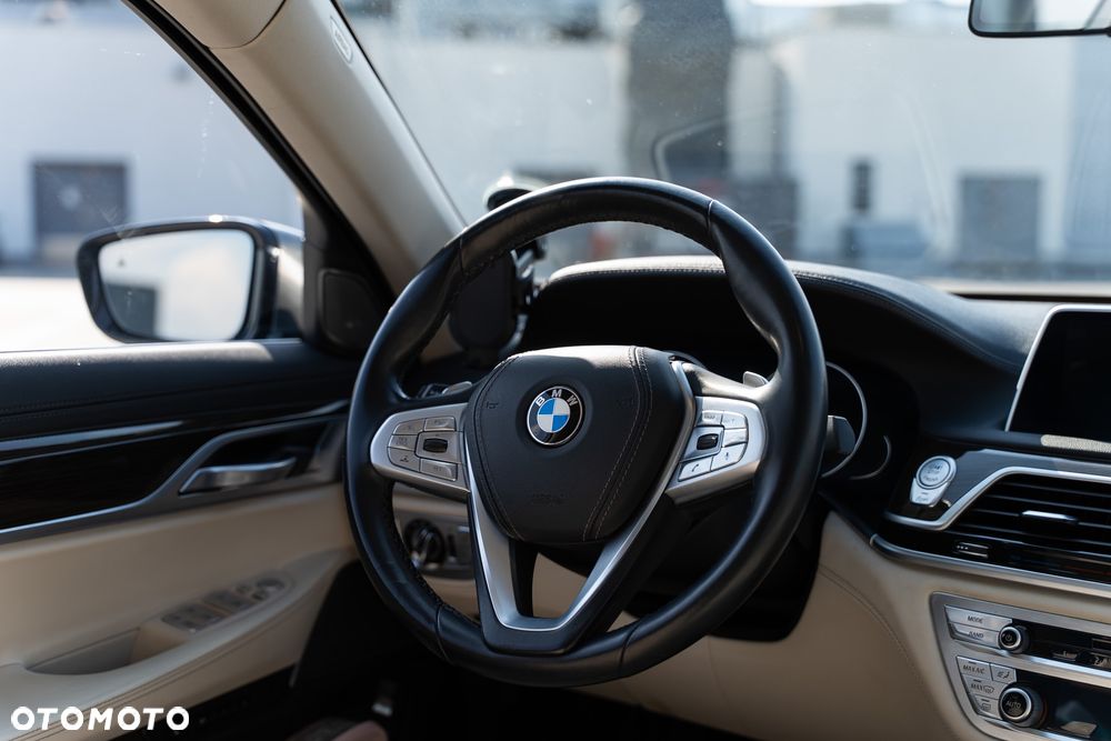 BMW Seria 7 - 23