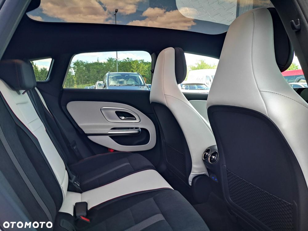 Mercedes-Benz CLA 200 mHEV 8G-DCT - 17