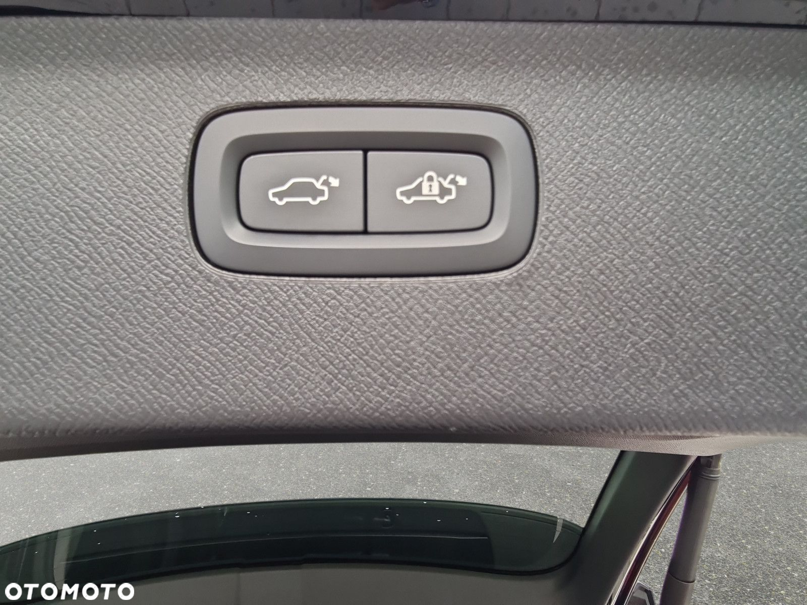 Volvo XC 90 - 9