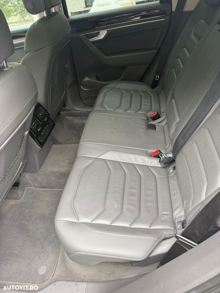 Volkswagen Touareg 3.0 V6 e-Hybrid 4Motion Aut. Atmosphere - 9