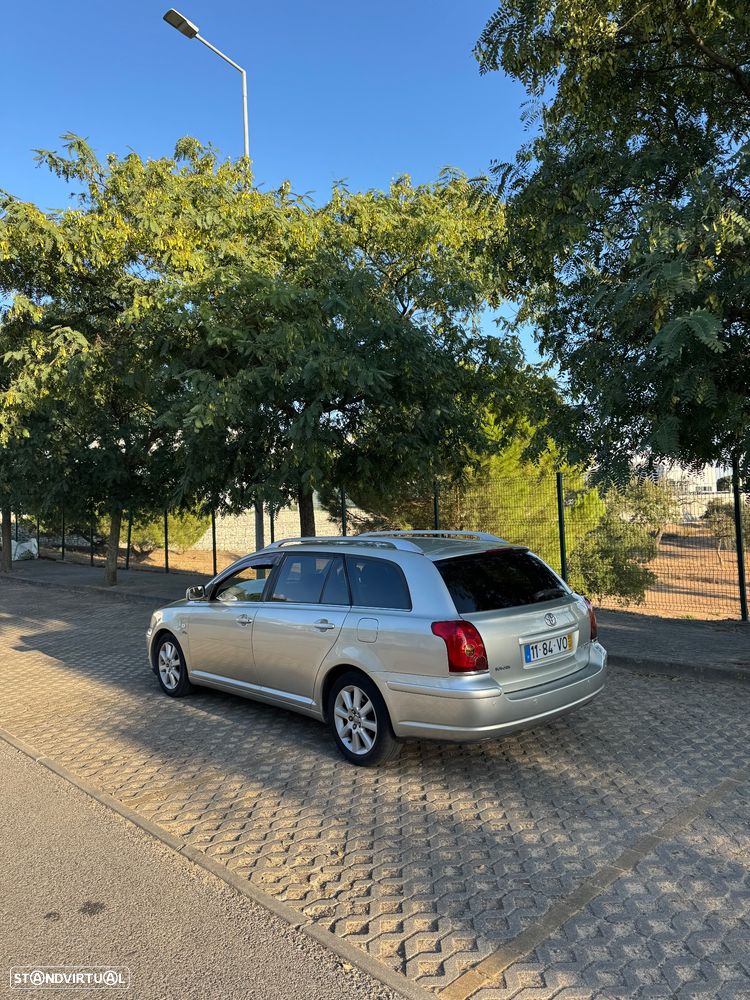 Toyota Avensis SW 2.0 D-4D - 3