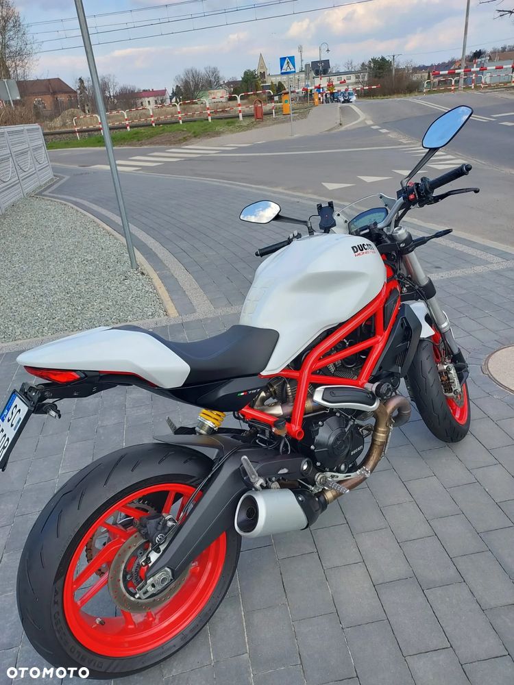 Ducati Monster - 11
