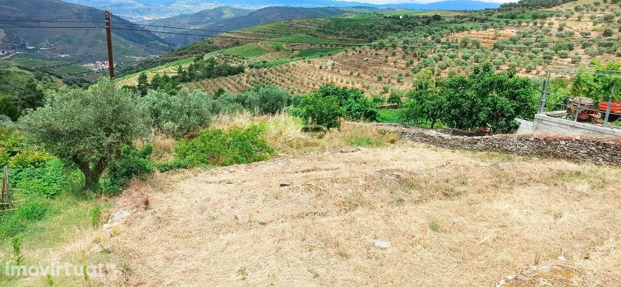 Terreno urbano em Vila Seca, Armamar, disponível para construção de ar - Grande imagem: 2/5