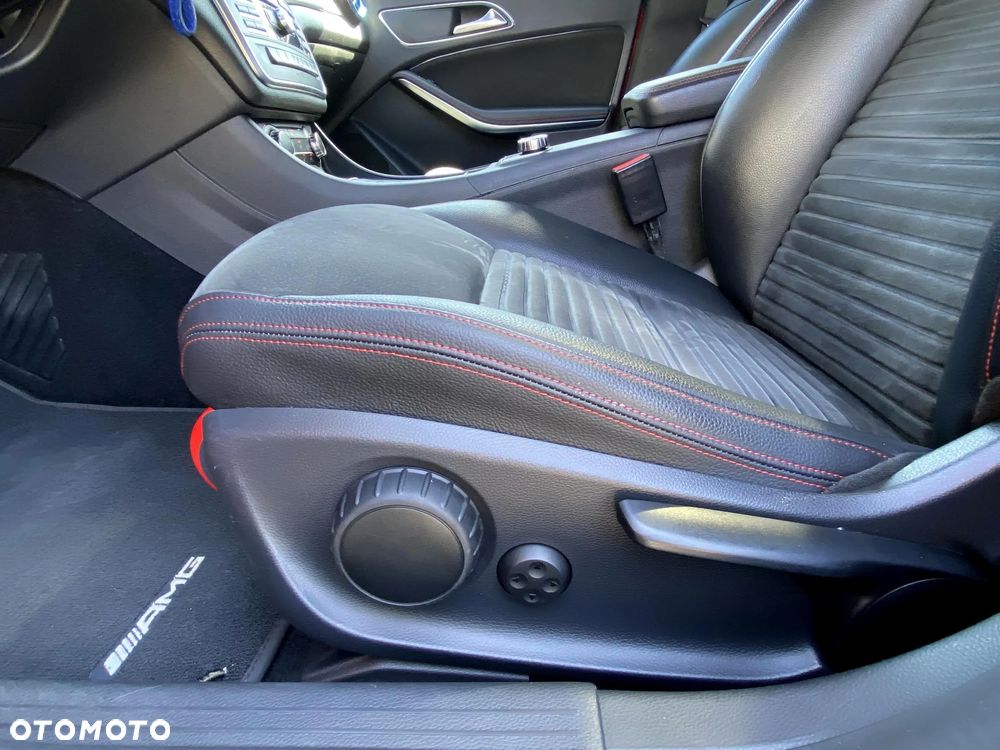 Mercedes-Benz CLA - 31