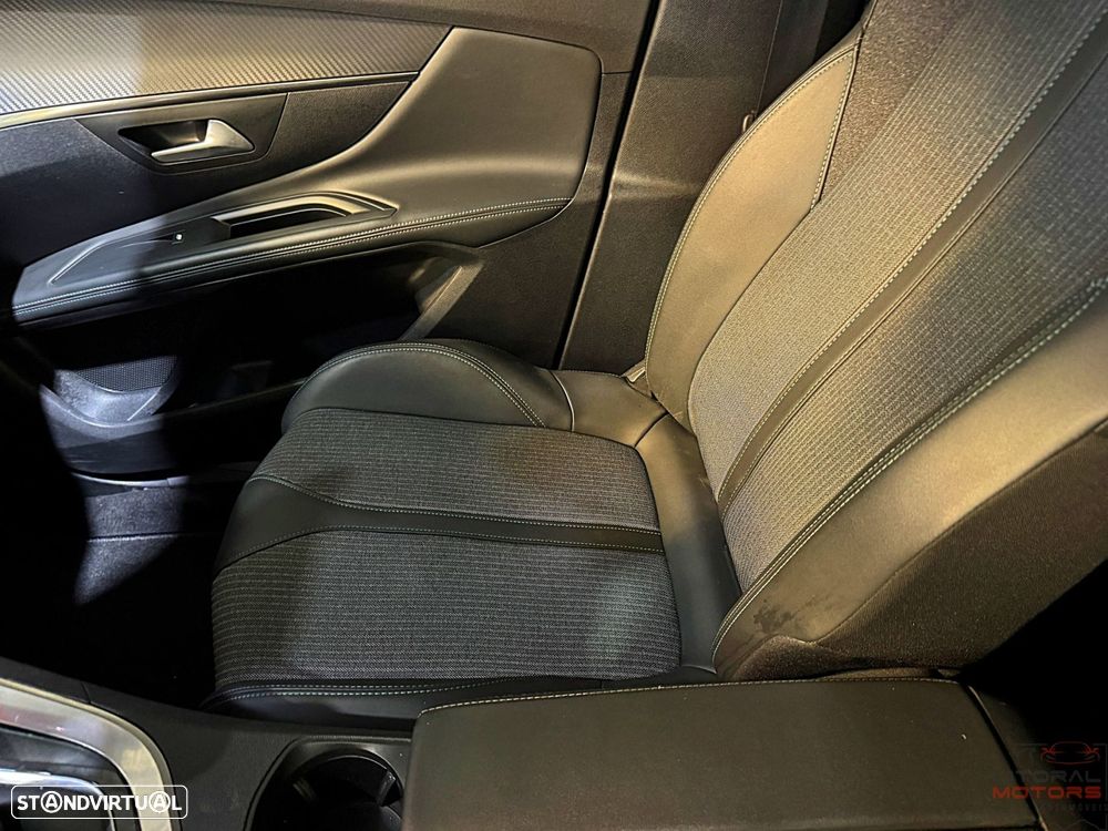 Peugeot 5008 1.2 PureTech Allure J18 - 21