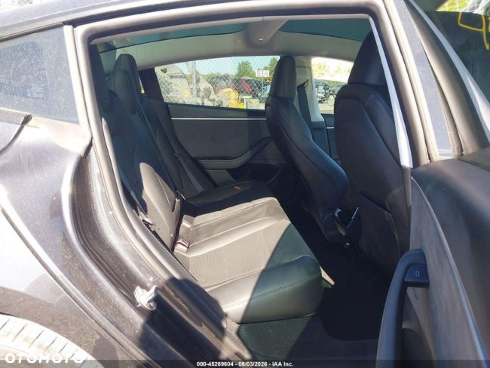Tesla Model 3 - 13