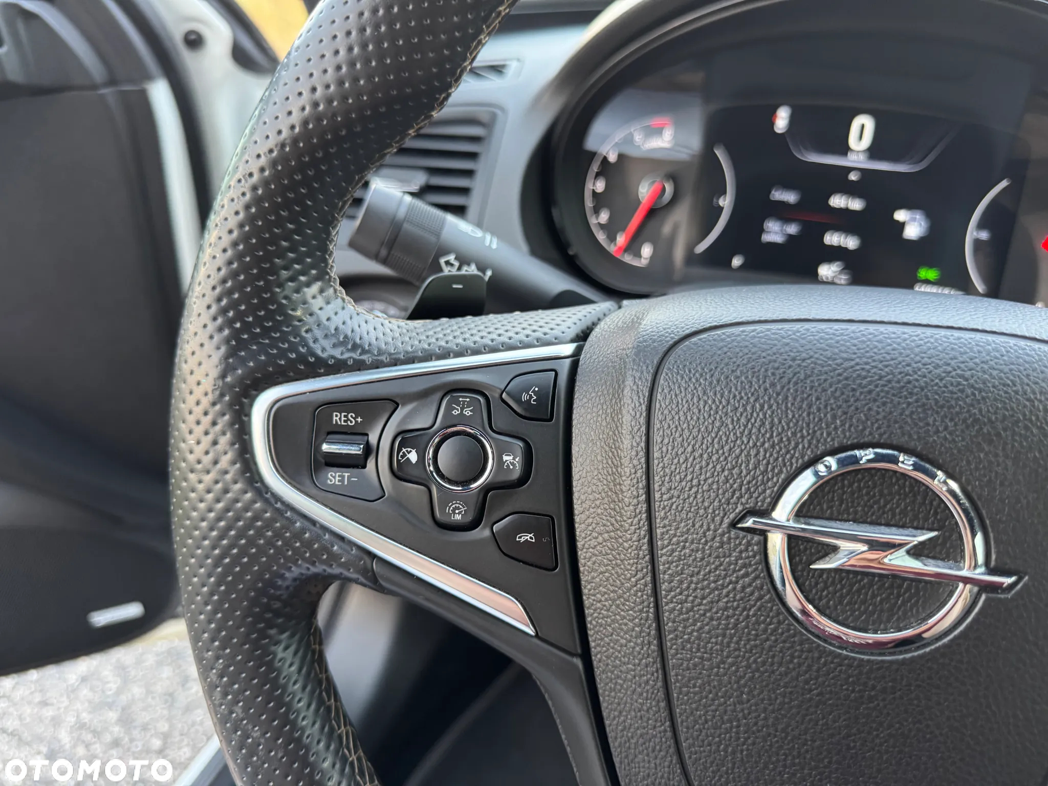 Opel Insignia - 22