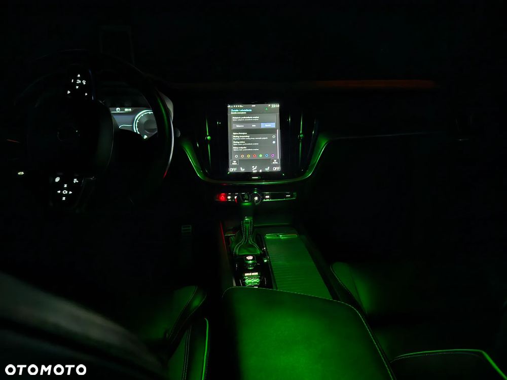 Volvo S60 T4 R-Design - 35