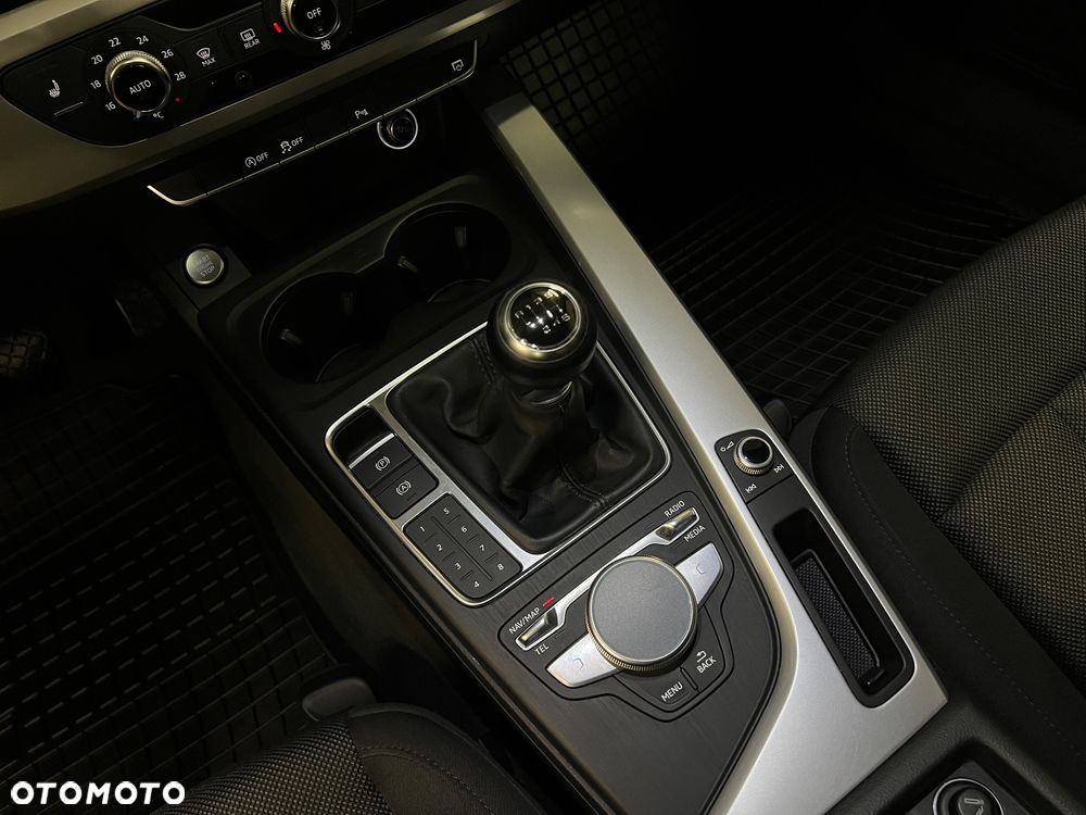 Audi A4 Limousine 1.4 TFSI Sport - 30