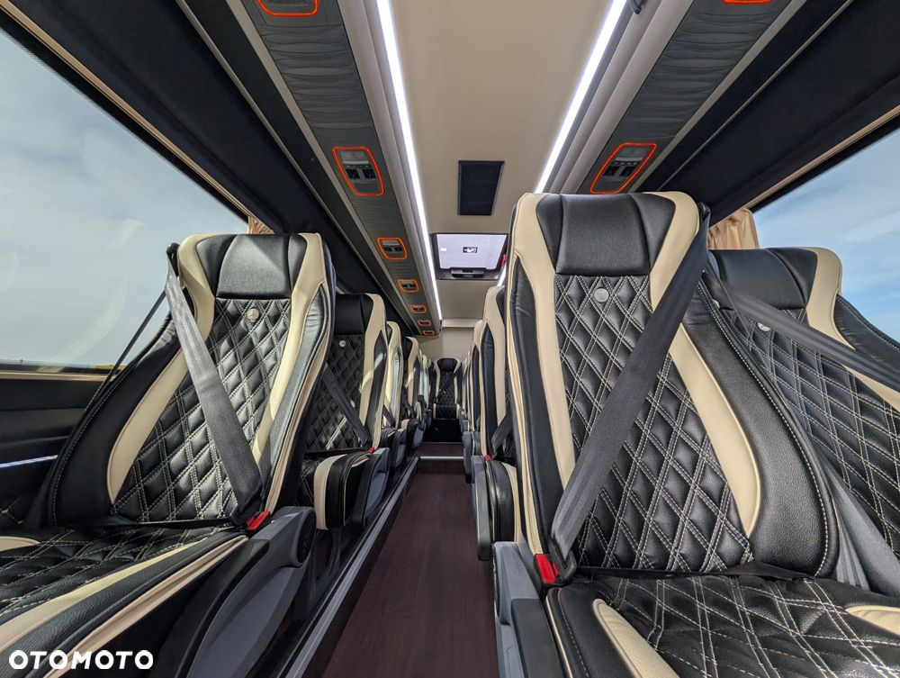 Mercedes-Benz Sprinter 519 - 23