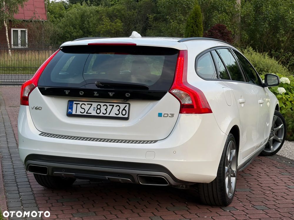 Volvo V60 D3 Momentum - 16
