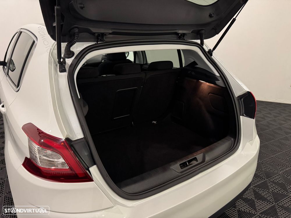 Peugeot 308 1.6 BlueHDi Allure J17 EAT6 - 52