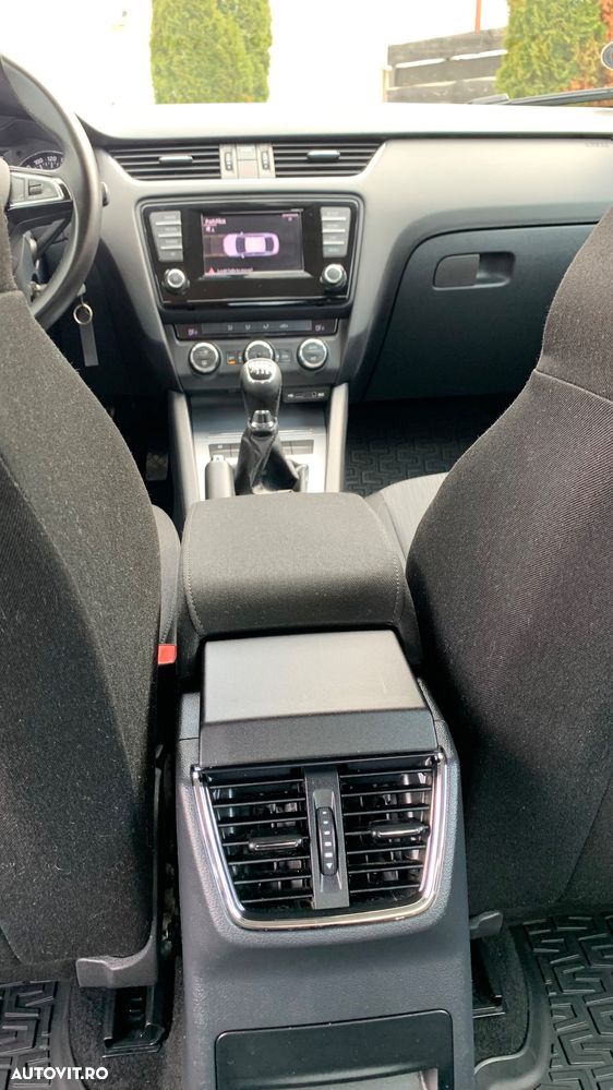 Skoda Octavia 1.4 TSI ELEGANCE - 28