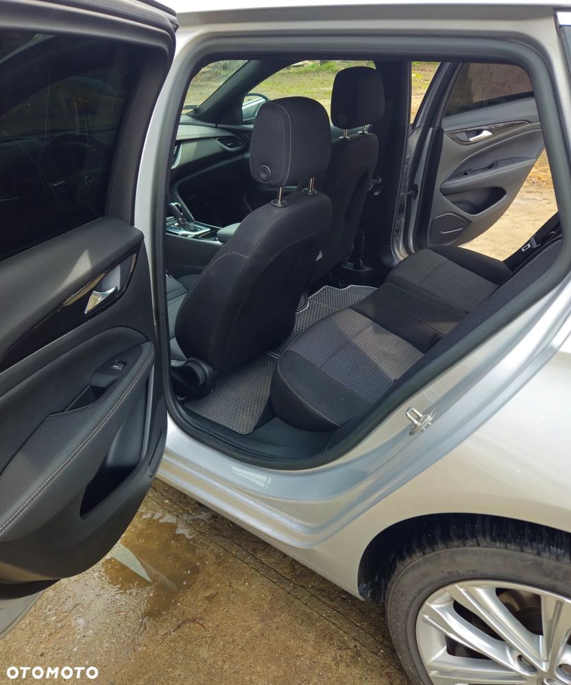Opel Insignia - 16
