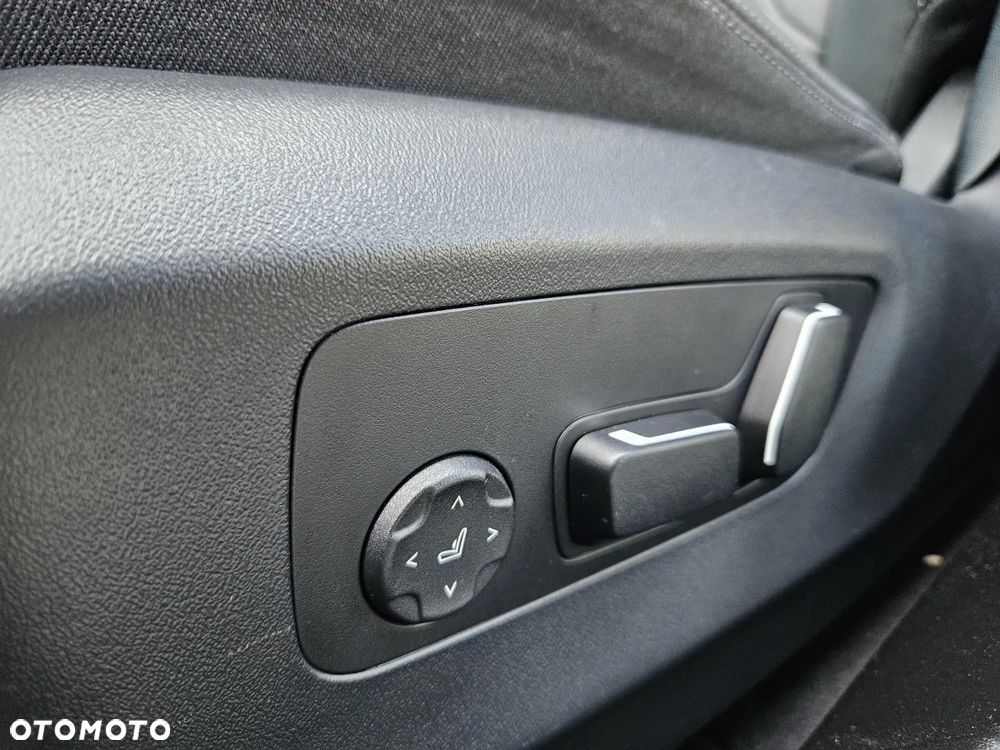 BMW Seria 5 530e PHEV - 15