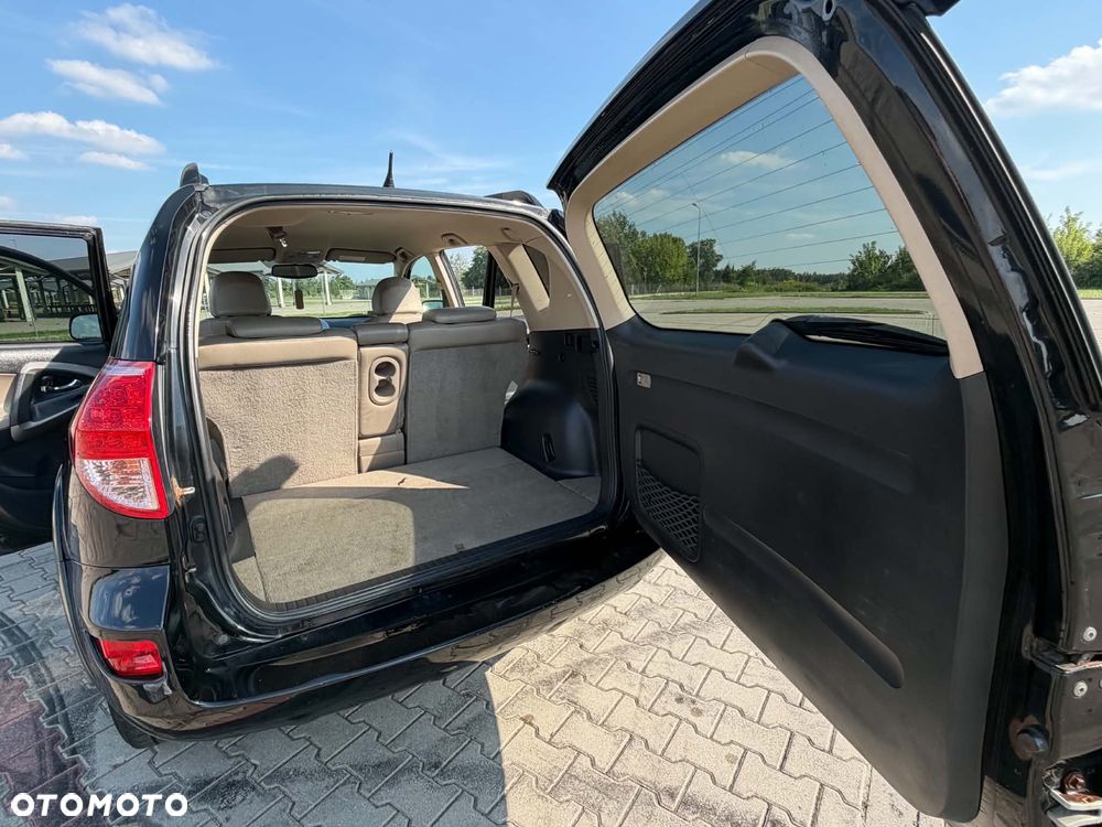 Toyota RAV4 2.2 D-4D Sol 180 - 8