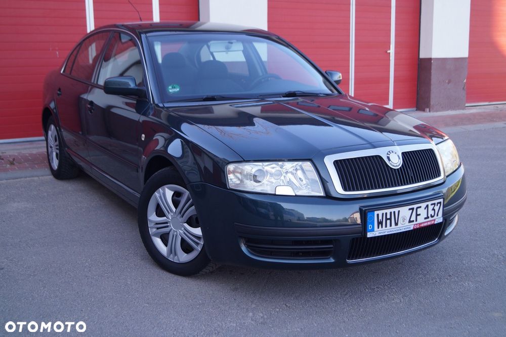 Skoda Superb 2.0 Exclusive - 4