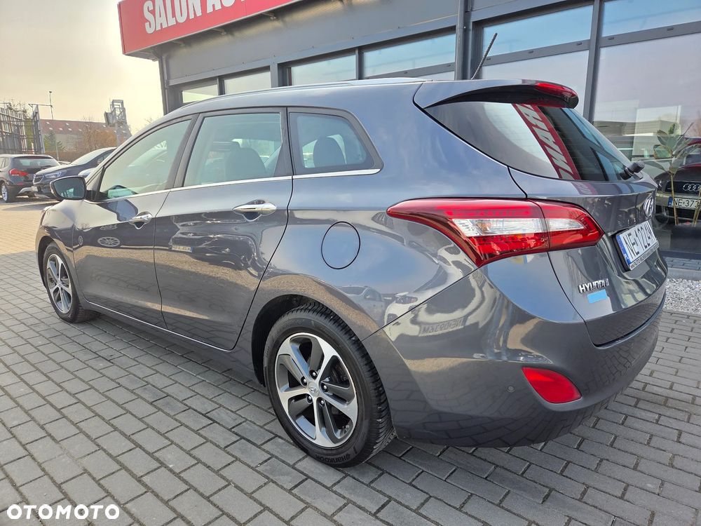 Hyundai i30 1.6 CRDi Automatik Style - 4