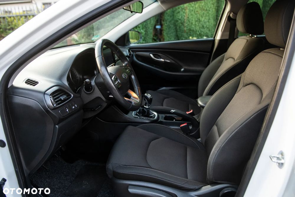 Hyundai i30 1.4 T-GDI YES - 18