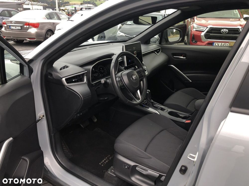 Toyota Corolla Cross - 9
