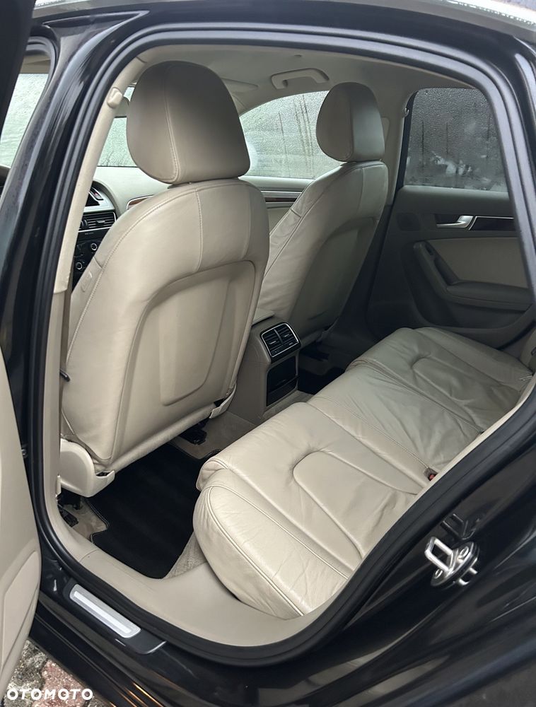 Audi A4 Limousine - 8