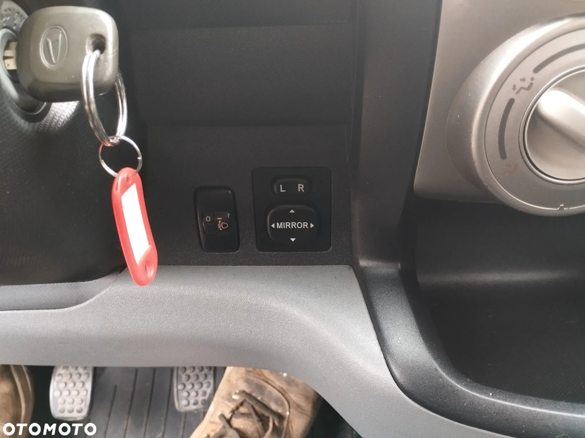 Daihatsu Sirion 1.0 - 11