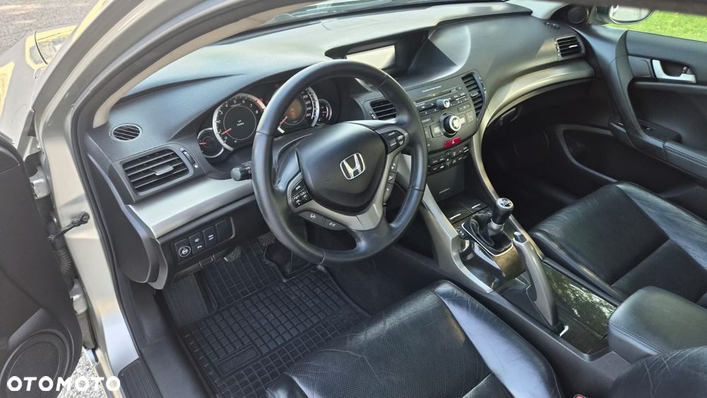 Honda Accord 2.0 Elegance Advantage - 11