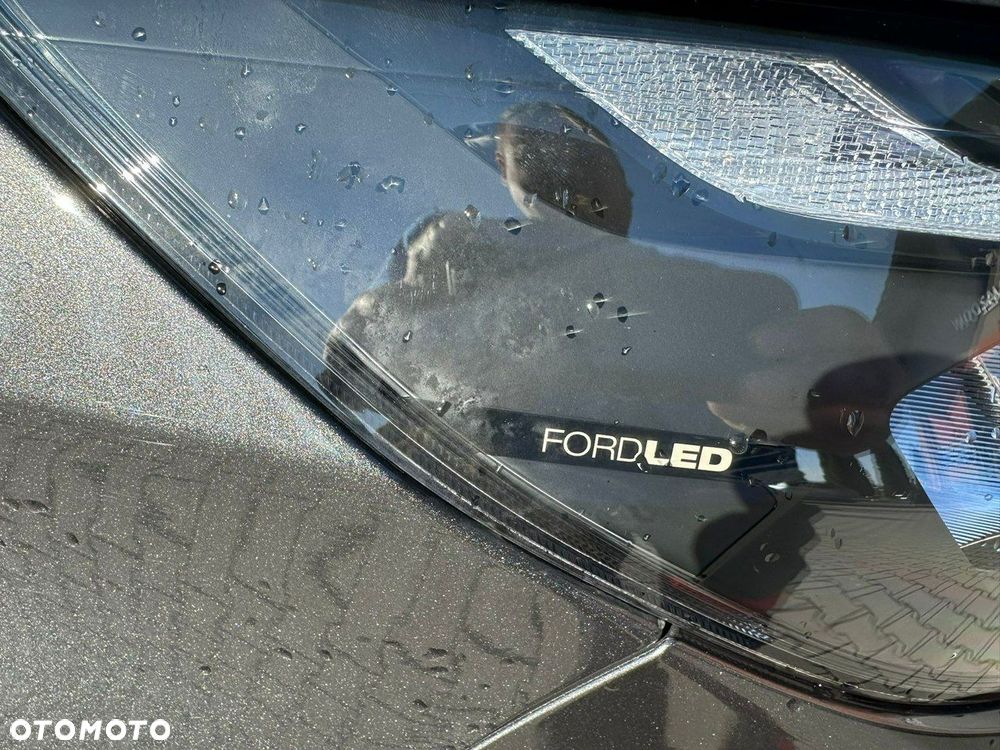 Ford Tourneo Custom - 20