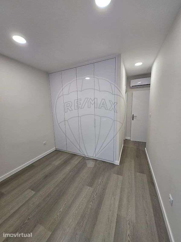 Moradia T2 para venda - Grande imagem: 2/8