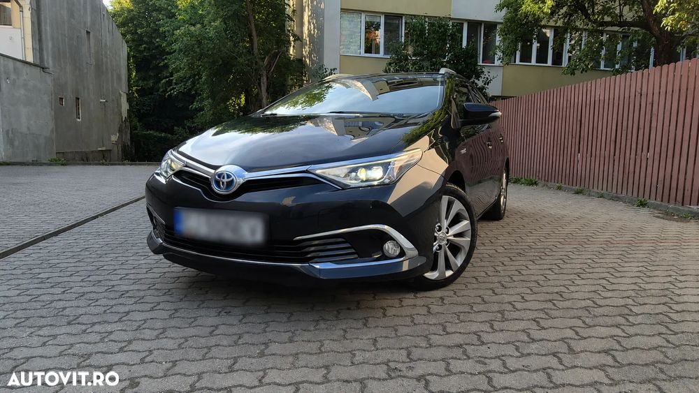 Toyota Auris 1.8 L VVT-i Sol+ - 1