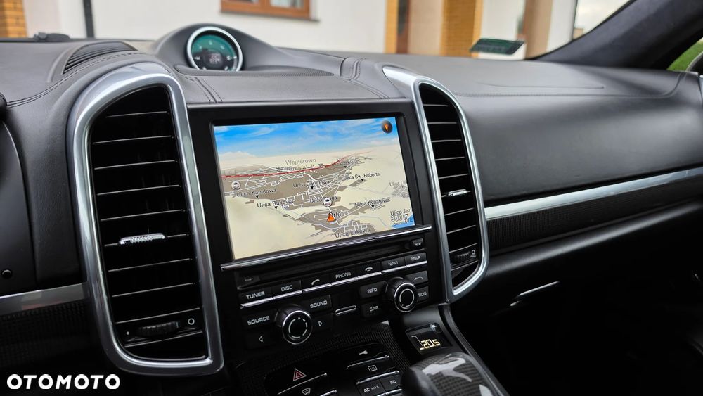 Porsche Cayenne Turbo - 26