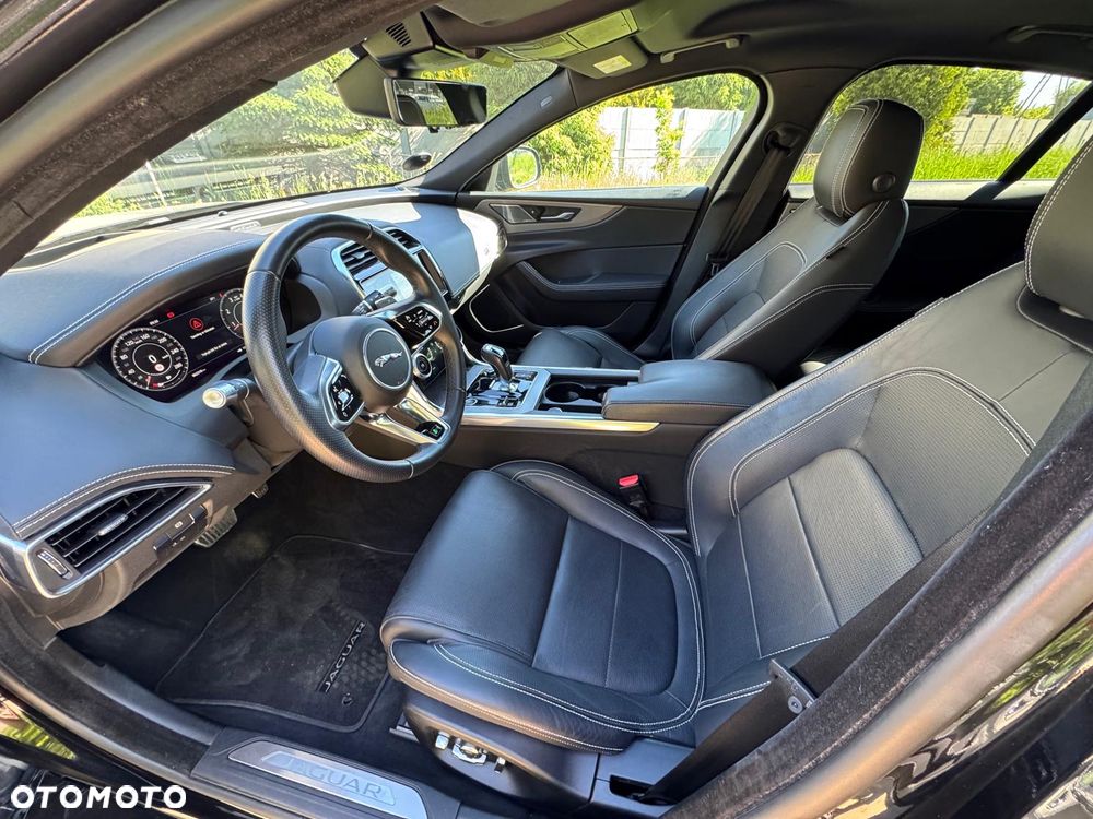 Jaguar XE P250 R-Dynamic HSE - 10