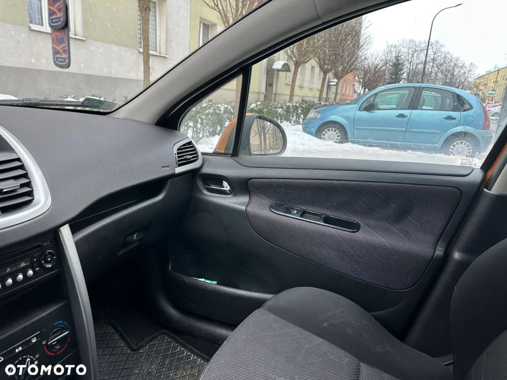 Peugeot 207 - 3