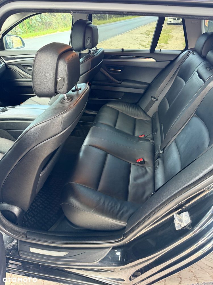 BMW Seria 5 525d - 14