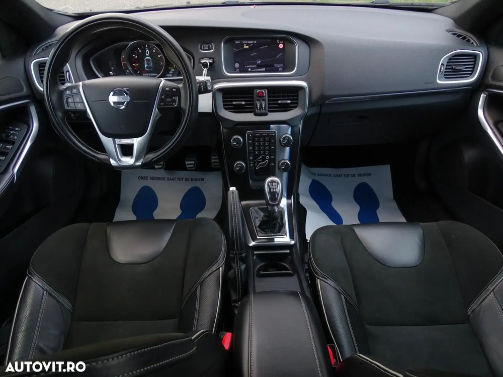 Volvo V40 D2 R Design - 5