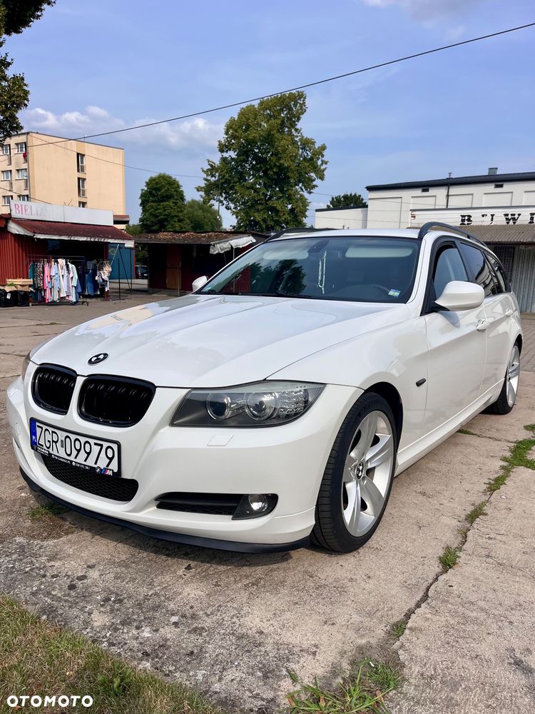 BMW Seria 3 320i - 4