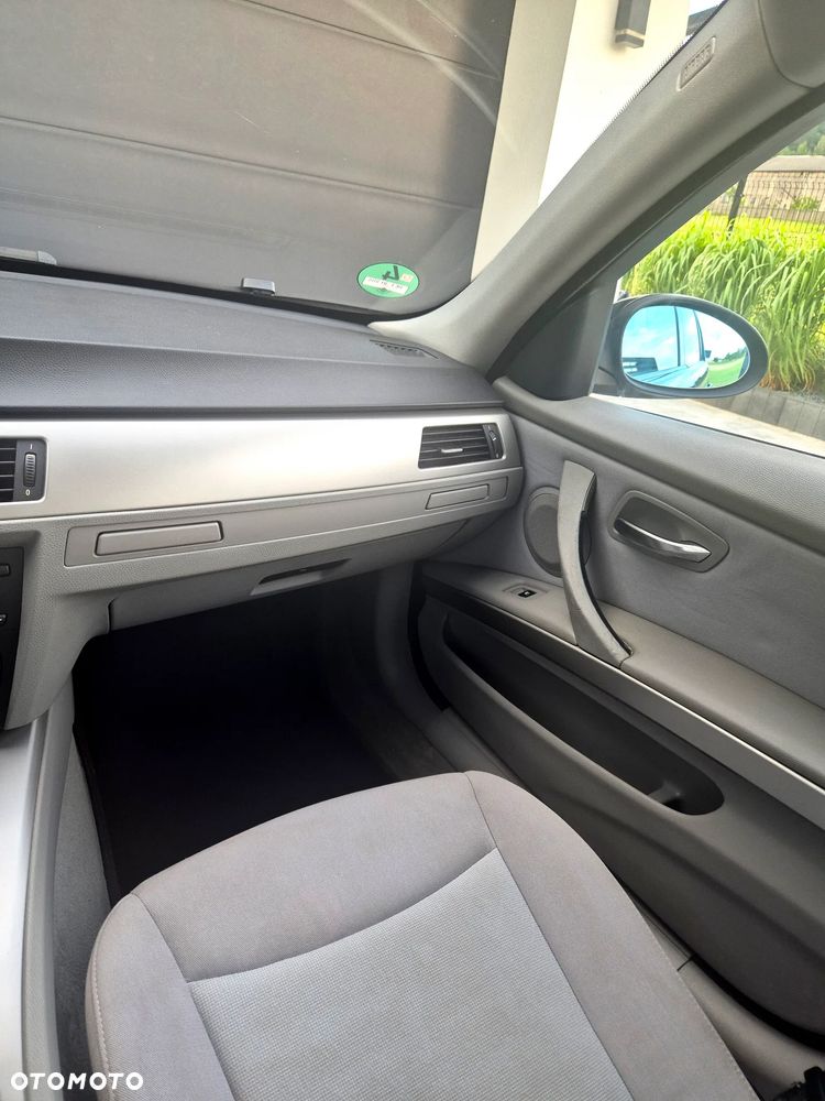 BMW Seria 3 - 26