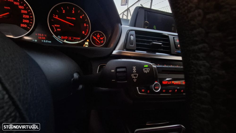 BMW 318 d Line Sport - 40