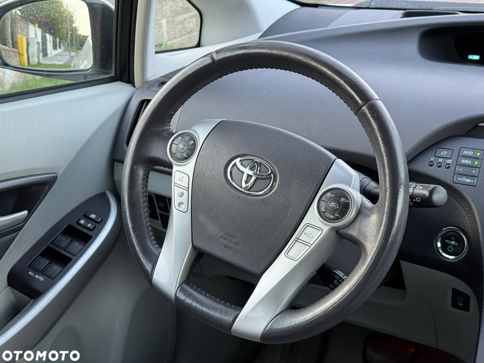 Toyota Prius 1.8 HSD Sol - 14