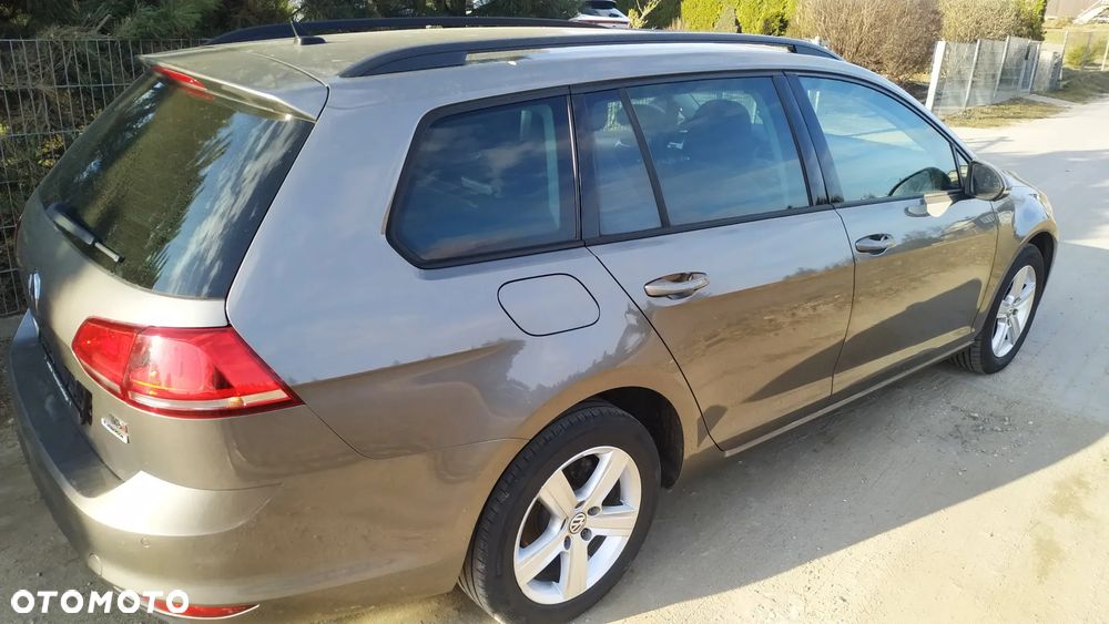 Volkswagen Golf 1.6 TDI BlueMotion Comfortline - 4