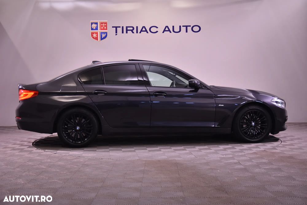 BMW Seria 5 530d Aut. Sport Line - 7