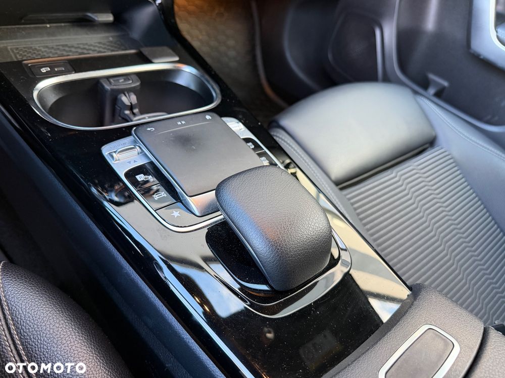 Mercedes-Benz Klasa A 200 7G-DCT AMG Line - 33