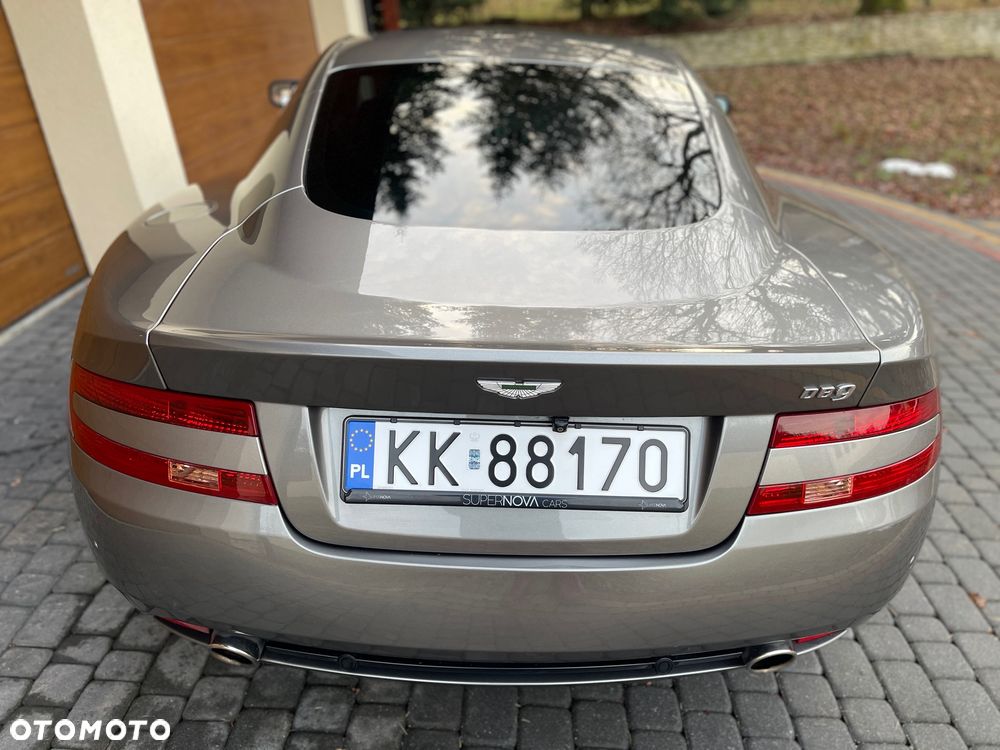 Aston Martin DB9 Standard - 6