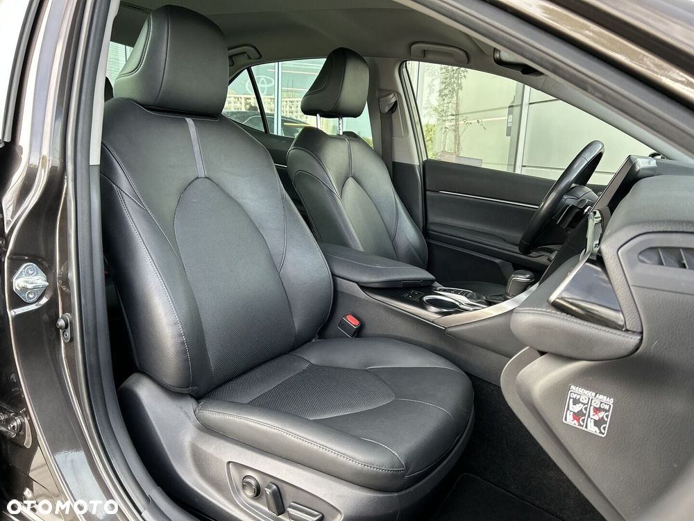 Toyota Camry 2.5 Hybrid Executive CVT - 9