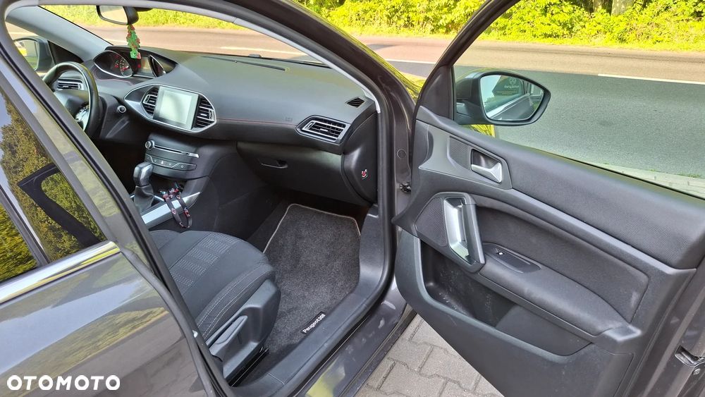 Peugeot 308 1.2 PureTech Allure S&S EAT6 - 15