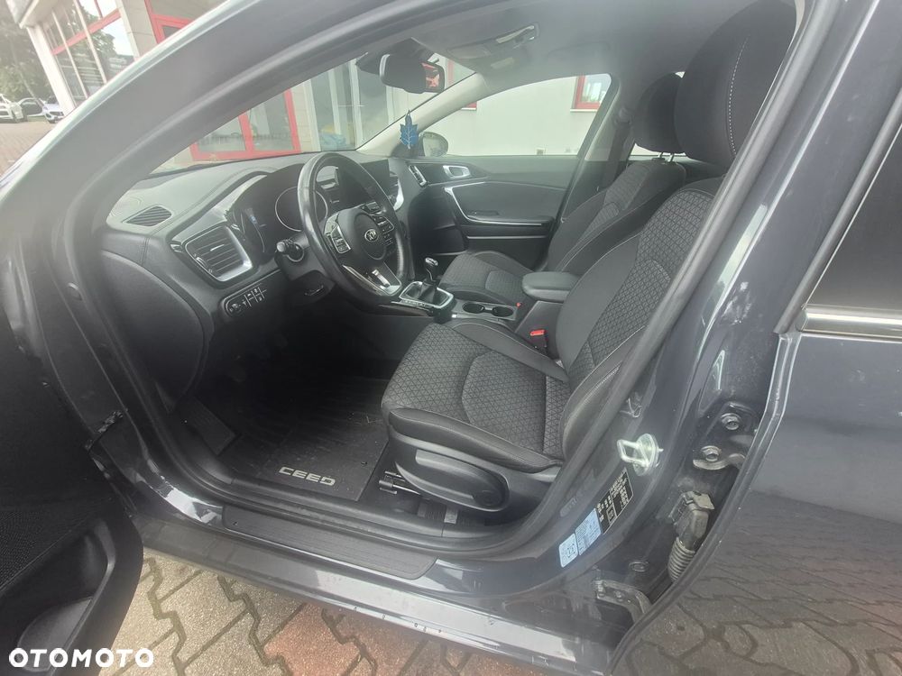 Kia Ceed 1.6 CRDi SCR L Business Line Plus - 8