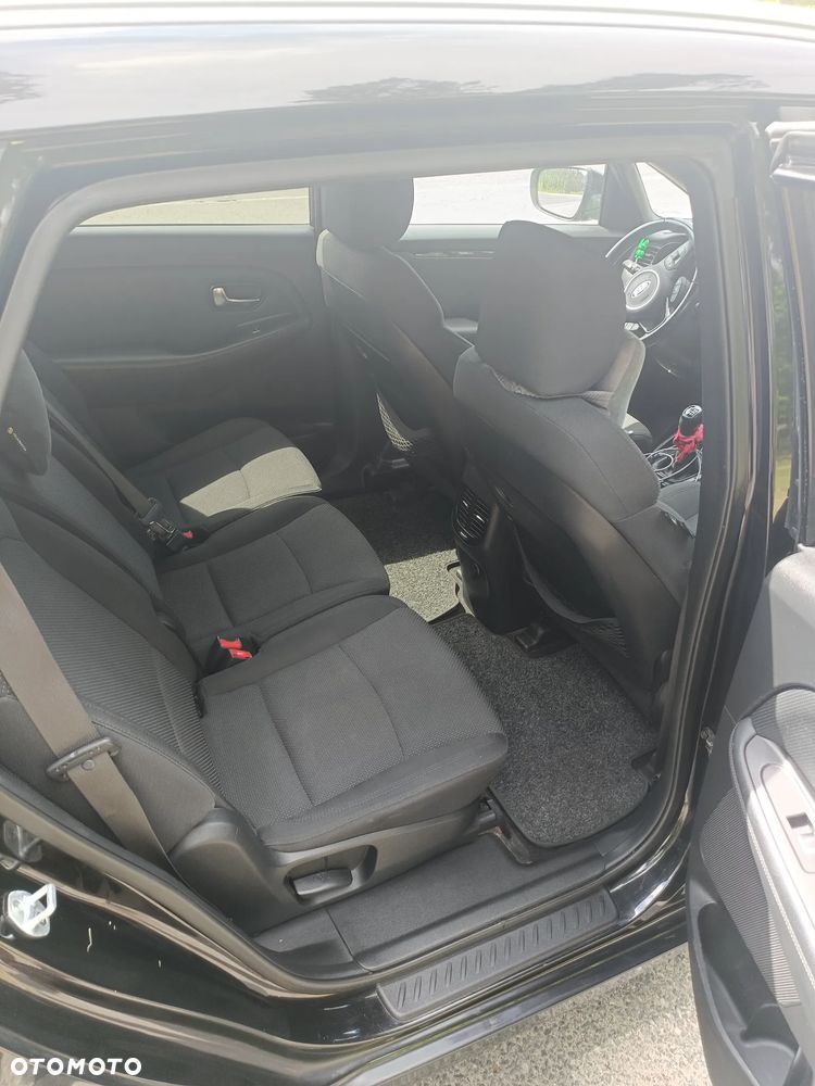 Kia Carens 1.7 CRDi L 7os - 4